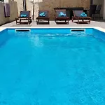 Villa Lily
