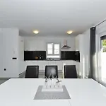 Villa Lily *