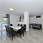 Villa Lily *