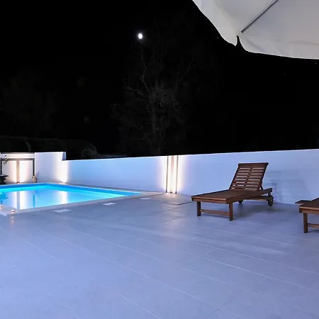 Villa Lily