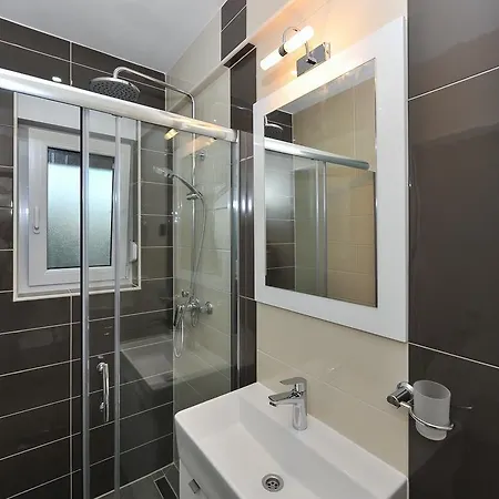 Lily פריבלאקה