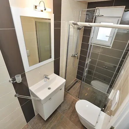 Lily פריבלאקה