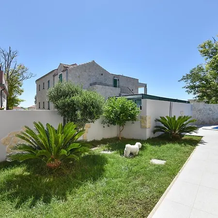 ヴィラ Lily プリヴラカ