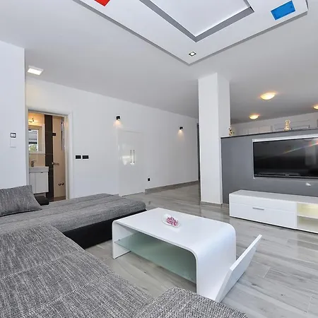 Villa Lily