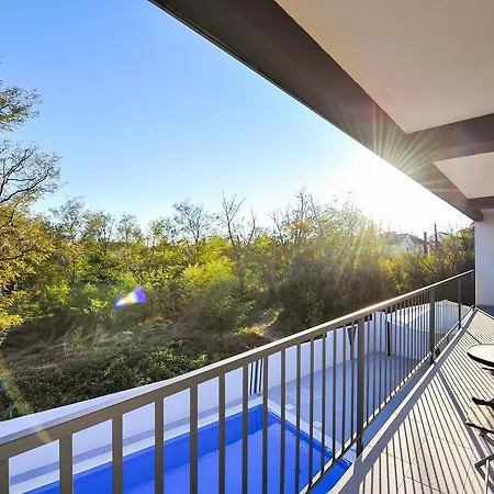 ヴィラ Lily プリヴラカ