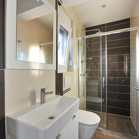 Lily プリヴラカ