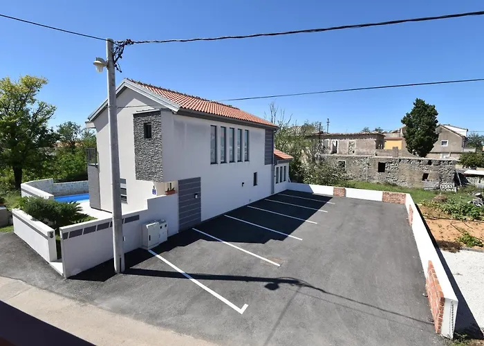 Lily * Privlaka (Zadar)